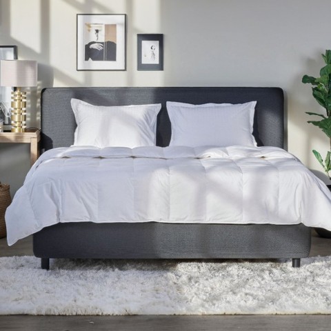 Kołdra HOME BY TEMPUR Elite White Down Cooling Lightweight - aranżacja