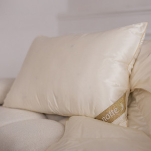 Poduszka trzykomorowa NOTTE DOLCE puchowa