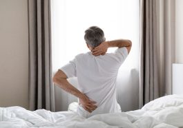 jak spać gdy boli kręgosłup piersiowy