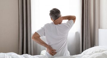 jak spać gdy boli kręgosłup piersiowy